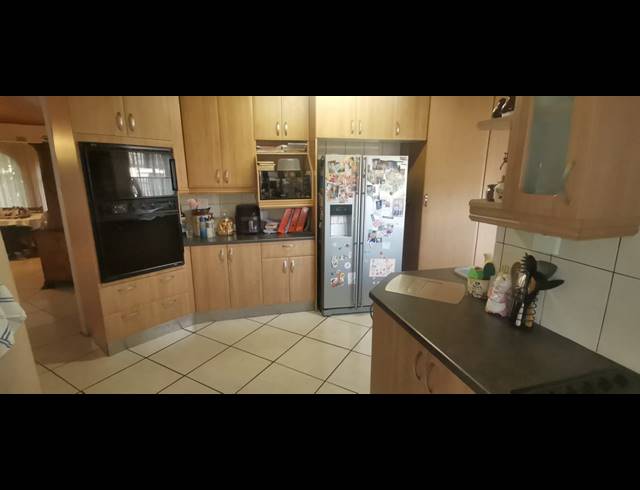 4 BEDROOM HOUSE FOR SALE IN BERGSIG
